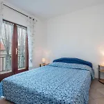 Front Apartman