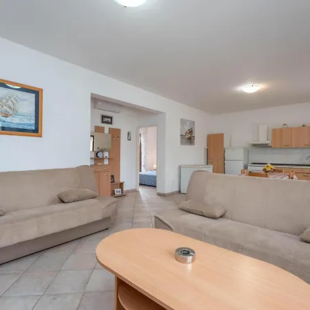 Apartamento Front In Sveti Filip i Jakov